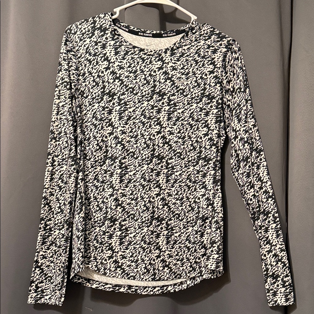 Nike Black and White Dry Fit Running Long Sleeve Tee